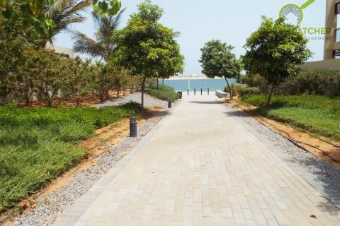 3 bedrooms Villa in Mina Al Arab, UAE No. 20154