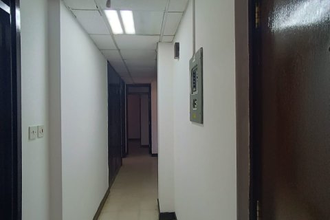 Apartment de 2 dormitorios en Ruwi, Oman No. 54847 3