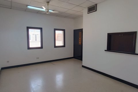 Apartment de 2 dormitorios en Ruwi, Oman No. 54847 4