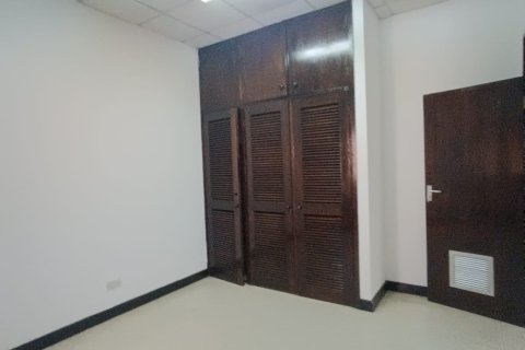 Apartment de 2 dormitorios en Ruwi, Oman No. 54847 11