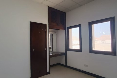 Apartment de 2 dormitorios en Ruwi, Oman No. 54847 12