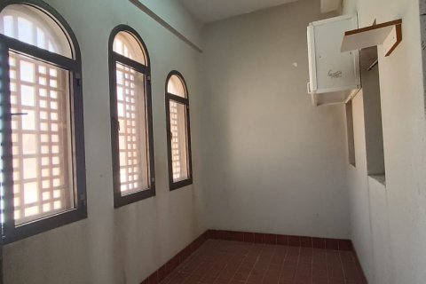 Apartment de 2 dormitorios en Ruwi, Oman No. 54847 8