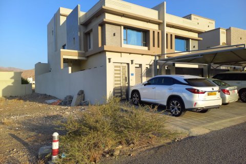 6 bedrooms Villa in Al Awabi, Oman No. 54707