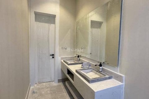 Villa de 6 dormitorios en Khobar, Saudi Arabia No. 60066 5
