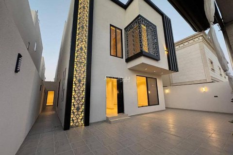 6 bedrooms Villa in Khobar, Saudi Arabia No. 60014