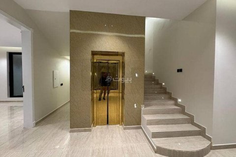 6 bedrooms Villa in Khobar, Saudi Arabia No. 60014 8