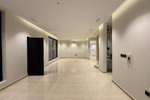 6 bedrooms Villa in Khobar, Saudi Arabia No. 60014 10