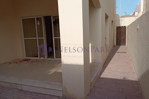 Villa de 4 dormitorios en Doha, Qatar No. 57473 10