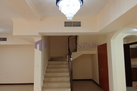 Villa de 4 dormitorios en Doha, Qatar No. 57473 6