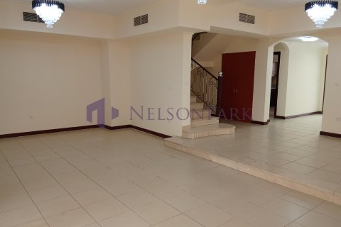 Villa de 4 dormitorios en Doha, Qatar No. 57473 4