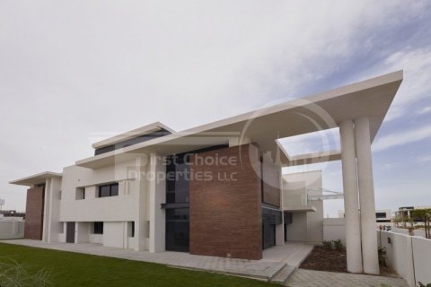 4 bedrooms Villa on the Yas Island, UAE No. 12146