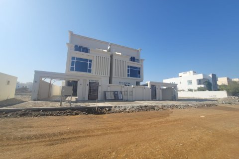 5 bedrooms Villa in Muscat, Oman No. 54300