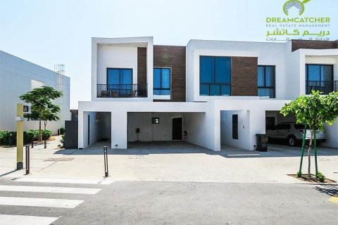 3 bedrooms Townhouse in Mina Al Arab, UAE No. 14029