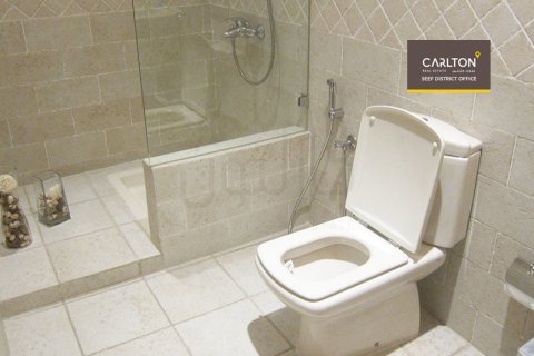 6 bedrooms Villa in Muharraq, Bahrain No. 66935 13