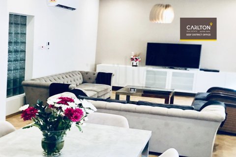 6 bedrooms Villa in Muharraq, Bahrain No. 66935 4