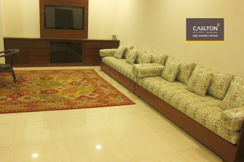 6 bedrooms Villa in Muharraq, Bahrain No. 66935 5