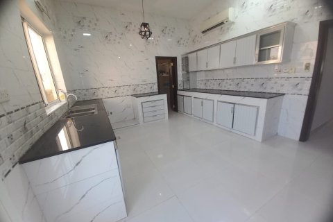Вилла с 5 спальнями в Маскат, Оман №98581 5