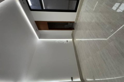 3 bedrooms Apartment in Riyadh, Saudi Arabia No. 60184 11