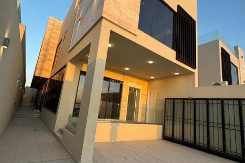 6 bedrooms Villa in Khobar, Saudi Arabia No. 60133