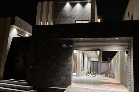6 bedrooms Villa in Khobar, Saudi Arabia No. 60132