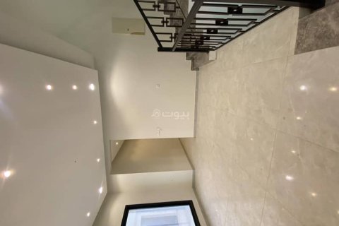 6 bedrooms Villa in Khobar, Saudi Arabia No. 60255 15