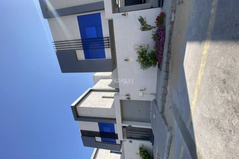 6 bedrooms Villa in Khobar, Saudi Arabia No. 60255