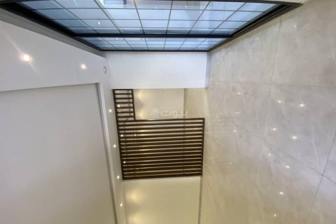 6 bedrooms Villa in Khobar, Saudi Arabia No. 60255 5