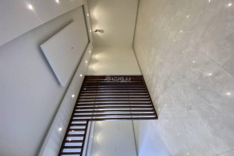 6 bedrooms Villa in Khobar, Saudi Arabia No. 60255 17