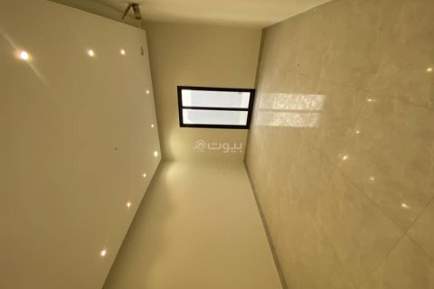 6 bedrooms Villa in Khobar, Saudi Arabia No. 60255 14
