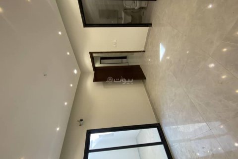 6 bedrooms Villa in Khobar, Saudi Arabia No. 60255 21