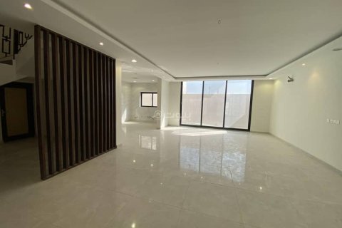 6 bedrooms Villa in Khobar, Saudi Arabia No. 60255 10