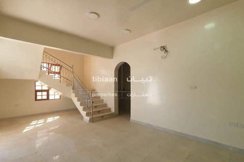 Villa de 5 dormitorios en As Sib, Oman No. 53915 5
