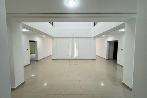 8 bedrooms Villa in Baniyas, UAE No. 36595 18