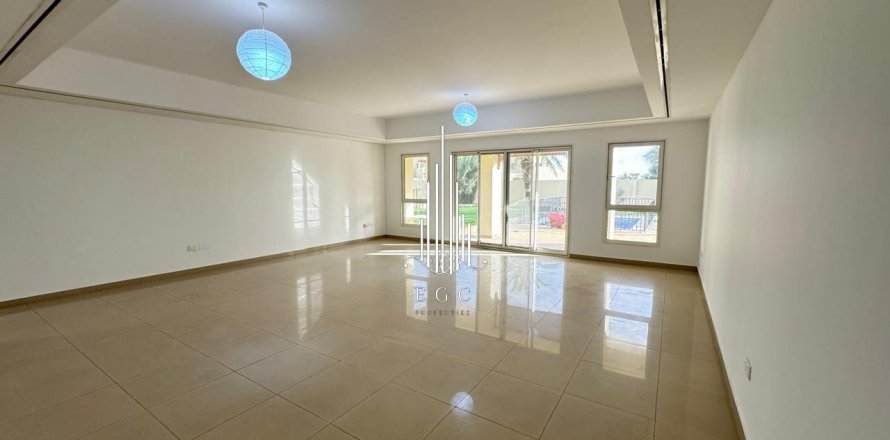 8 bedrooms Villa in Baniyas, UAE No. 36595