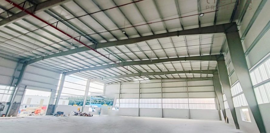 Warehouse de 3850.8m² en Dubai, UAE No. 46604