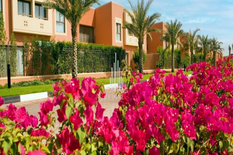 Вилла с 4 спальнями в Abu Dhabi Gate City, ОАЭ №56003 16