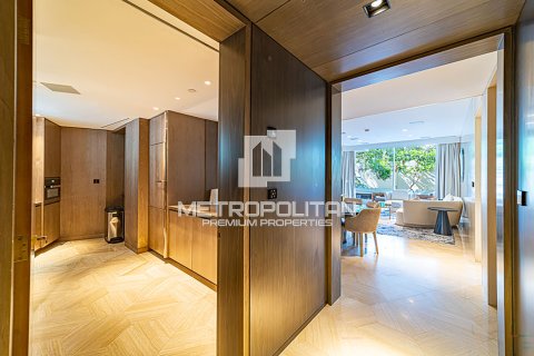 Apartment de 2 dormitorios en FIVE Palm Jumeirah, UAE No. 5282 8