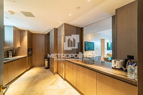 Apartment de 2 dormitorios en FIVE Palm Jumeirah, UAE No. 5282 11