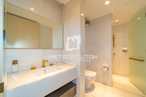 Apartment de 2 dormitorios en FIVE Palm Jumeirah, UAE No. 5282 17