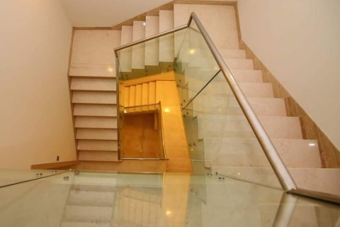 Villa de 4 dormitorios en Muscat, Oman No. 54744 8