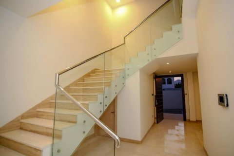 Villa de 4 dormitorios en Muscat, Oman No. 54744 10