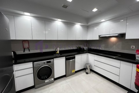 1 bedroom Apartment in Doha, Qatar No. 56771 5