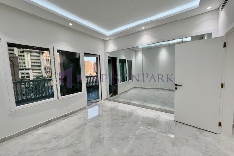 2 bedrooms Apartment in Doha, Qatar No. 56843 6