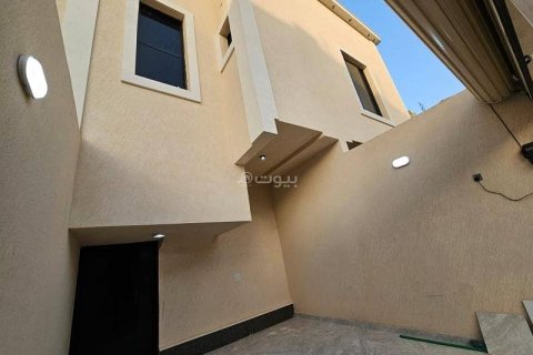 Квартира с 3 спальнями в Эр-Рияд, Саудовская Аравия №62493 3