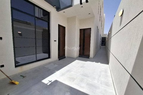 4 bedrooms Apartment in Riyadh, Saudi Arabia No. 62492