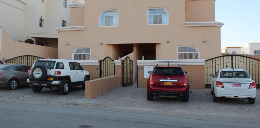 Villa de 5 dormitorios en Al Ansab, Oman No. 54602