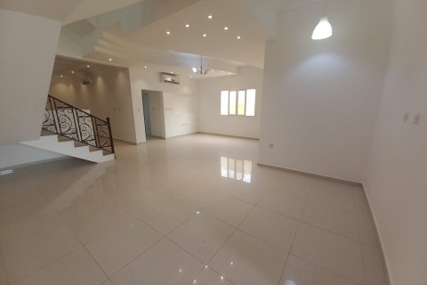 Villa de 5 dormitorios en Al Ansab, Oman No. 54602 4