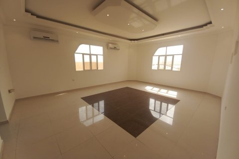 Villa de 5 dormitorios en Al Ansab, Oman No. 54602 5