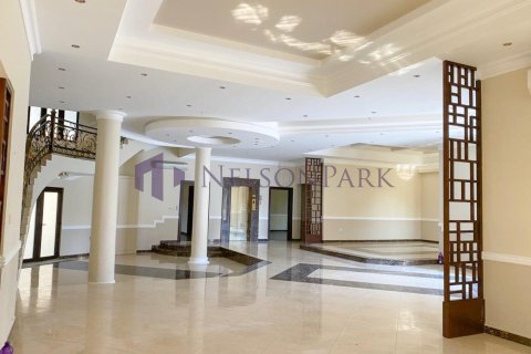 Villa de 7 dormitorios en Doha, Qatar No. 58544 9