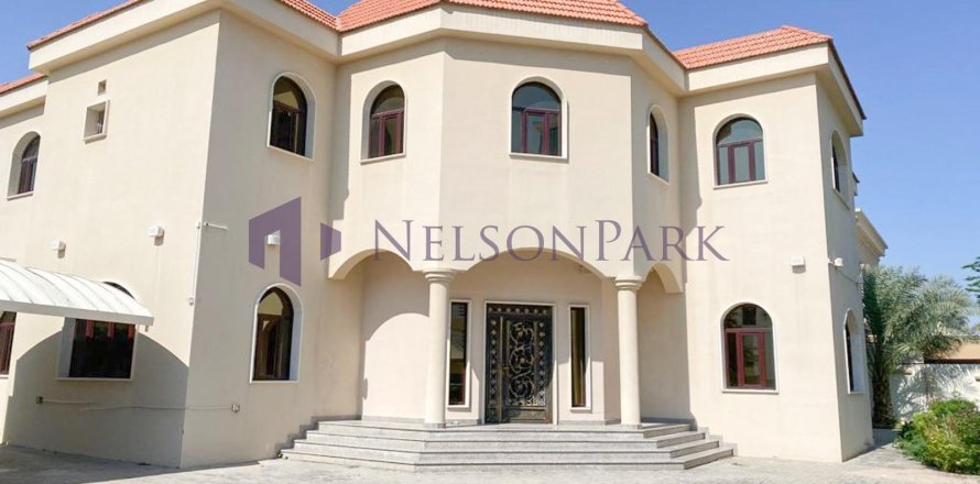 Villa de 7 dormitorios en Doha, Qatar No. 58544